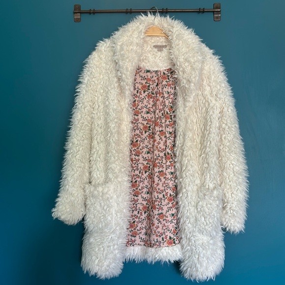 Fluffy jacket - Picture 1 of 4